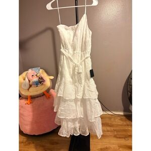 Lulu's White‎ Eyelet Lace, Fabric Belt, Ruffled Bottom Summer Dress Sz S